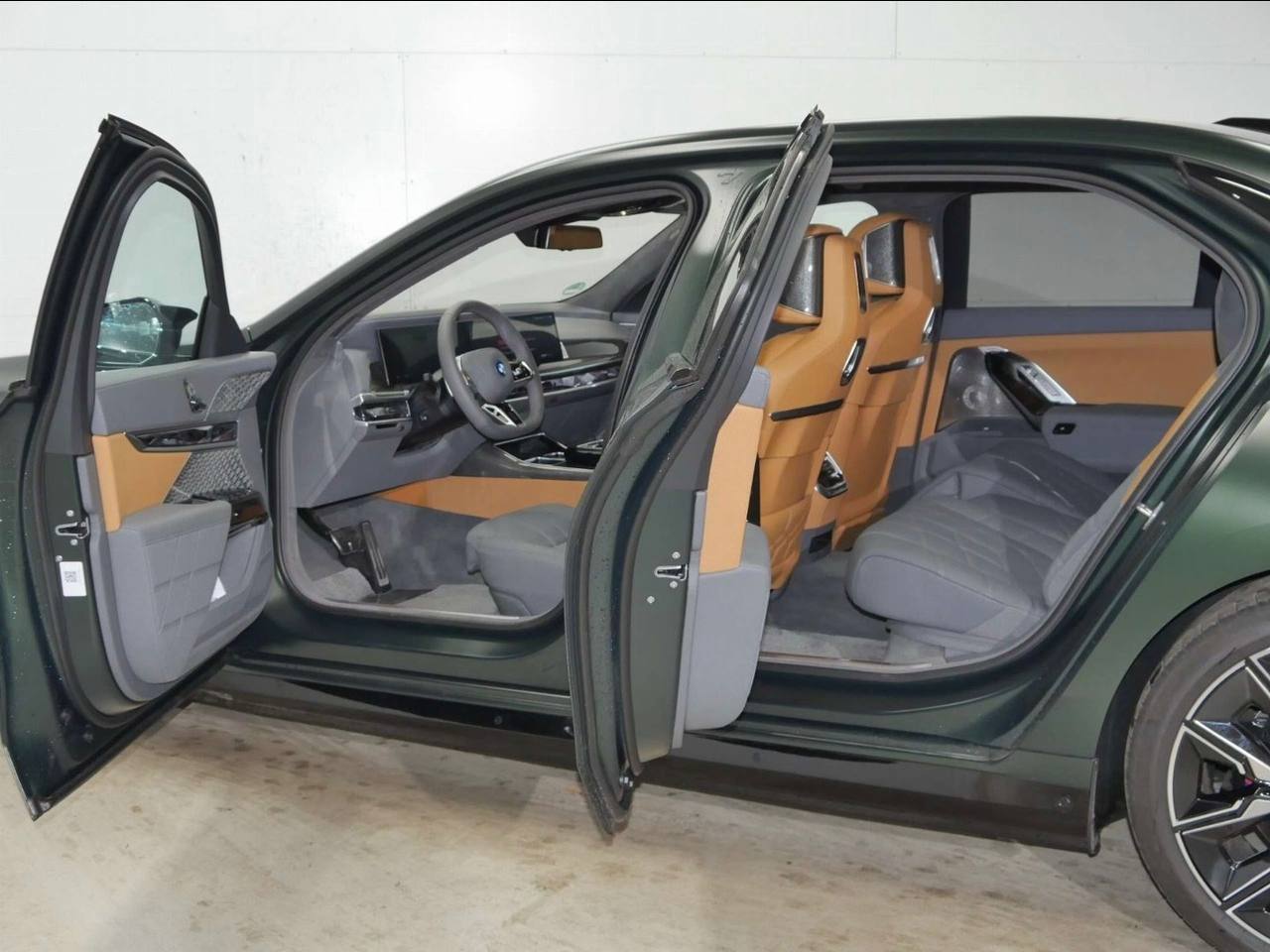 BMW I7