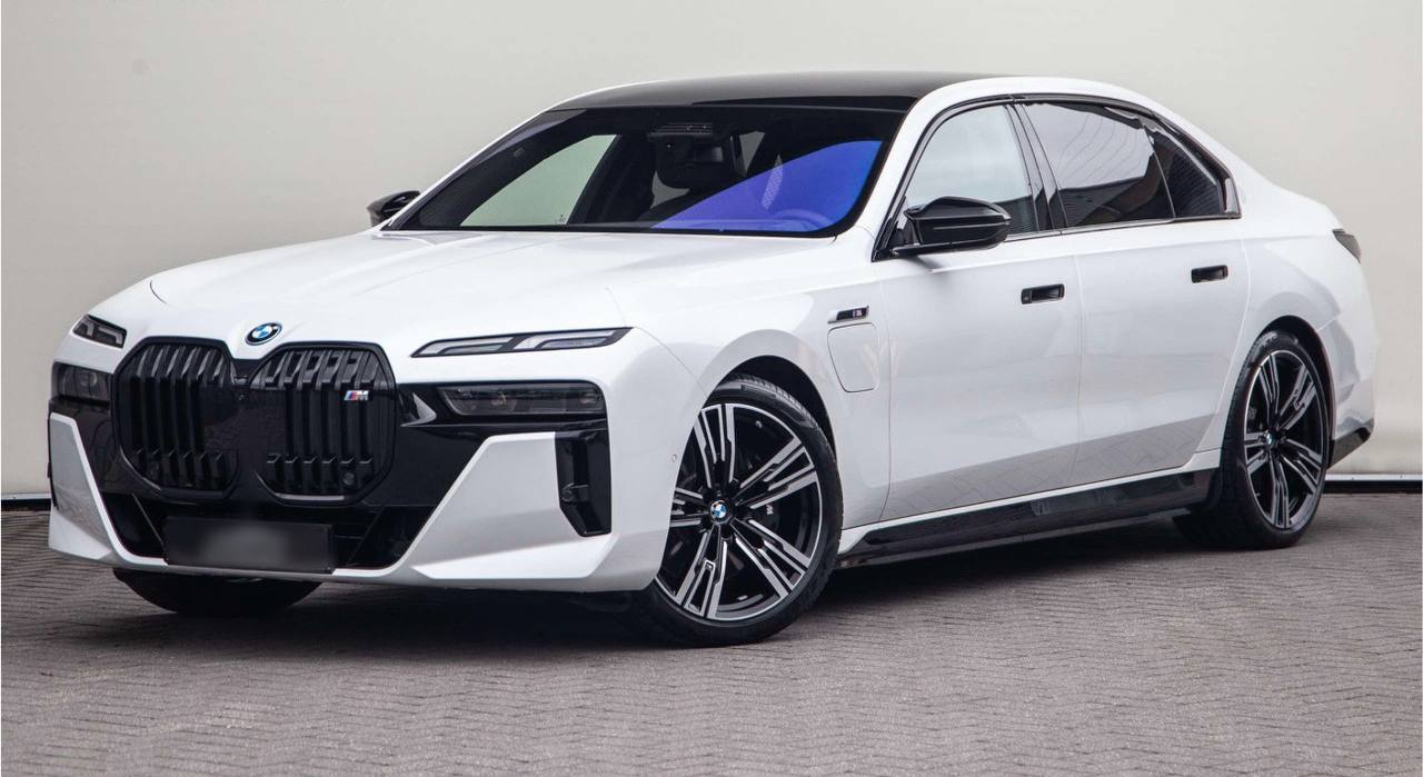 BMW I7