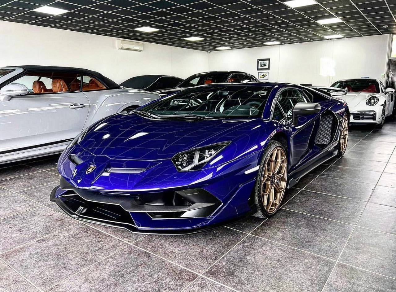Lamborghini Aventador