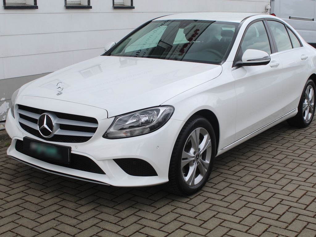 Mercedes-Benz C180