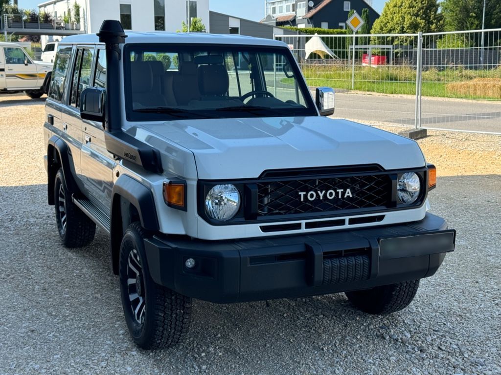 Toyota Land Cruiser 