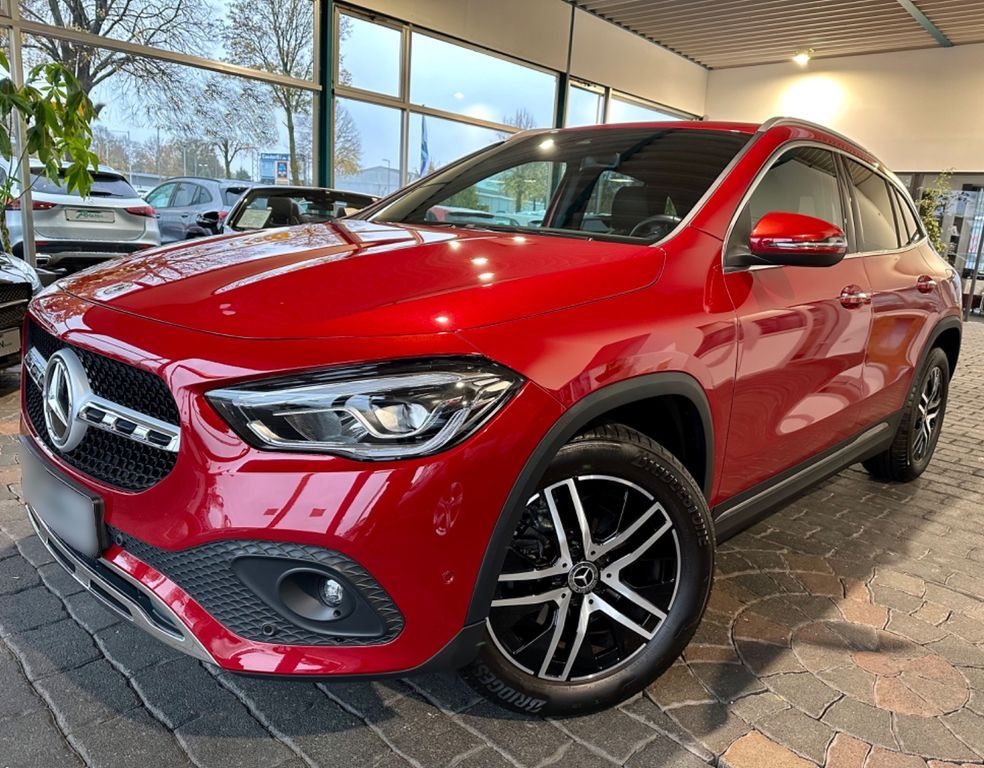 Mercedes-Benz GLA 200