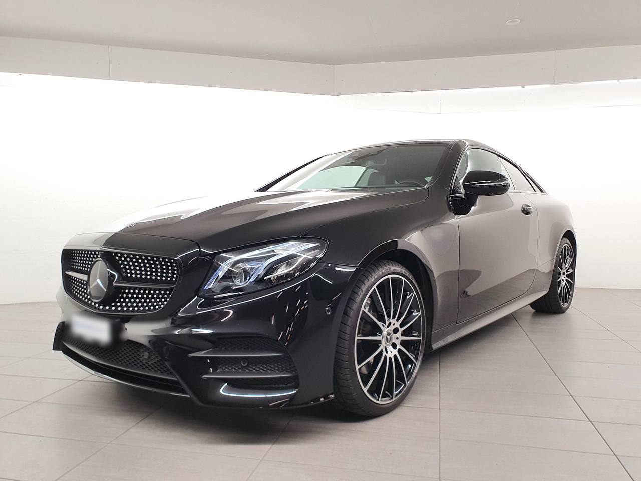 Mercedes-Benz E200
