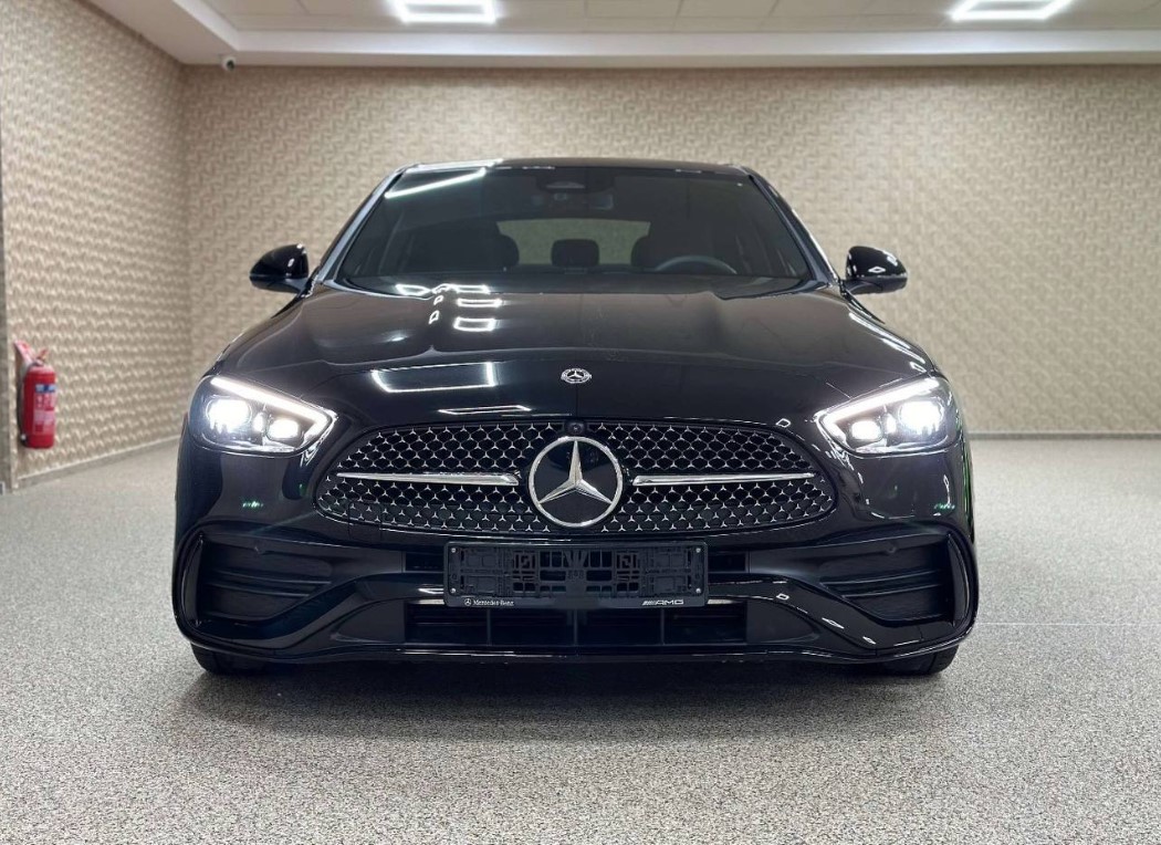   Mercedes-Benz C180