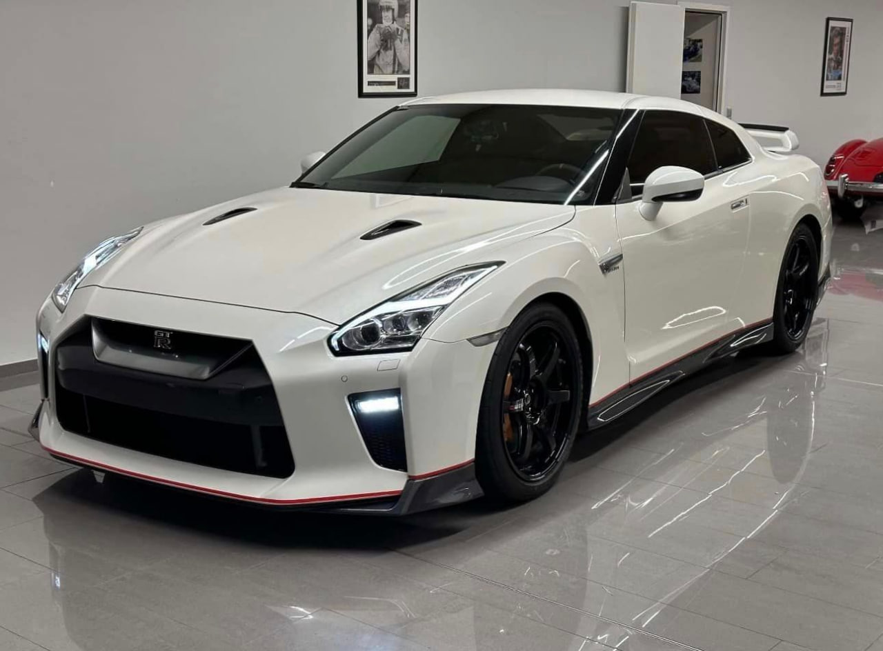 Nissan GT-R