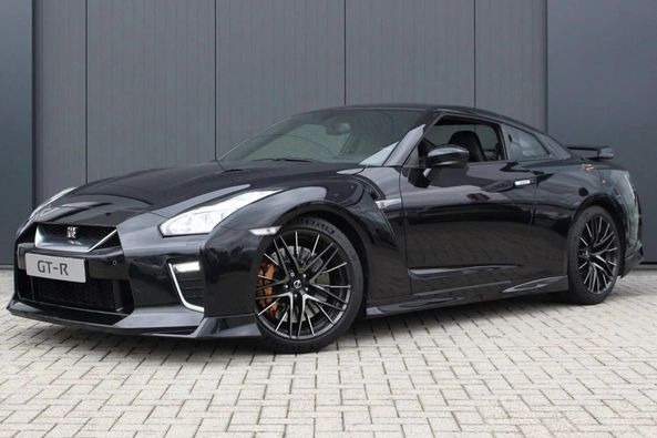 Nissan GT-R
