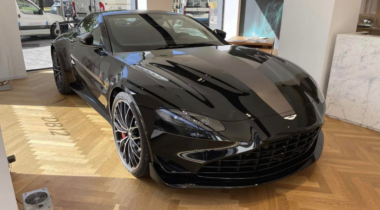 Aston Martin Vantage